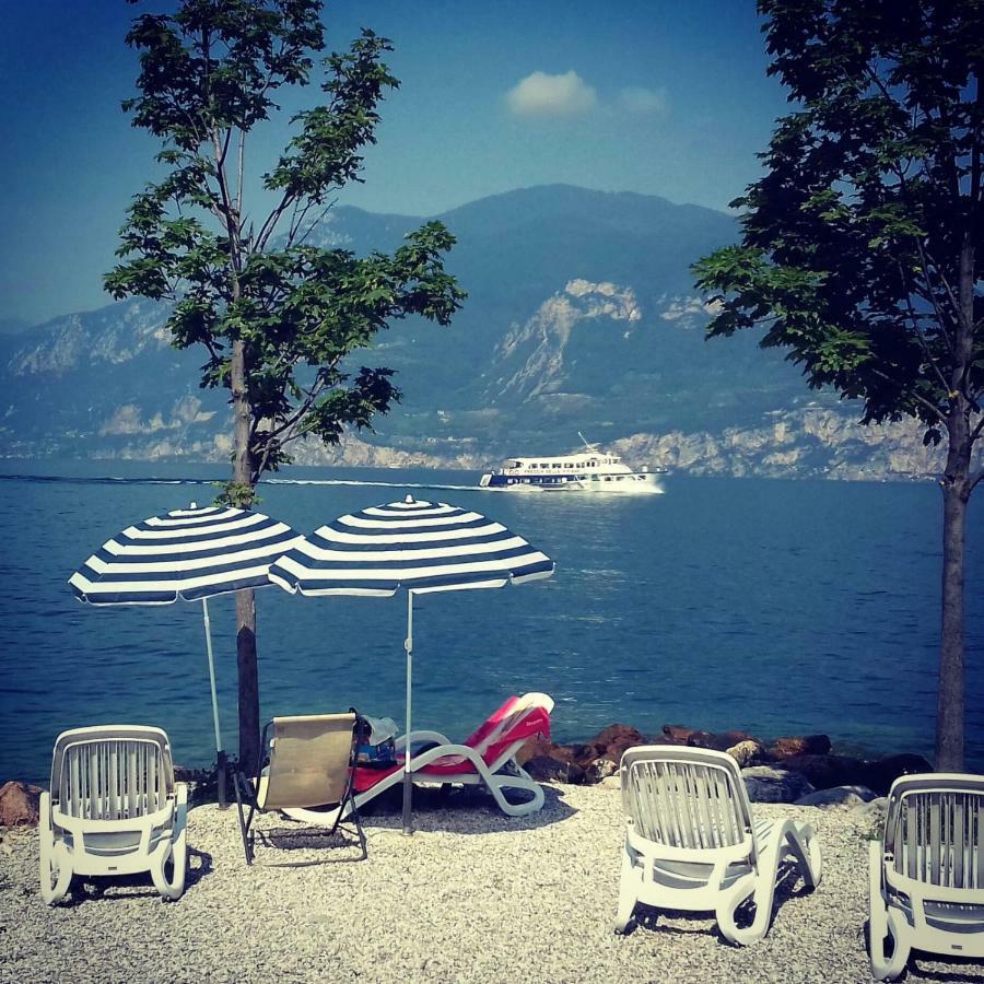 Piccolo Hotel Direkt Am See Бренцоне-суль-Гарда Экстерьер фото